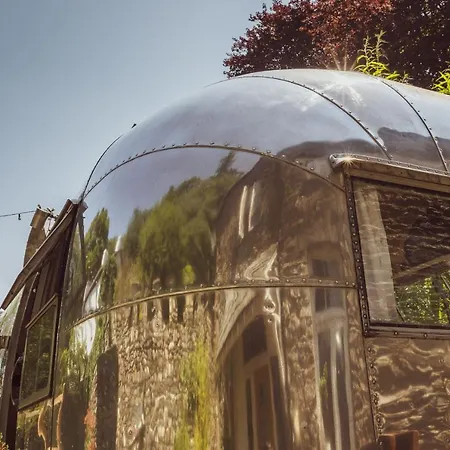 Dixie Airstream - Retro 1970s American Airstream Close To Windermere 스테이블리