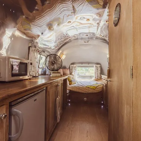 Dixie Airstream - Retro 1970s American Airstream Close To Windermere Feriehus