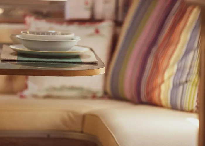 펜션 Dixie Airstream - Retro 1970s American Airstream Close To Windermere 스테이블리