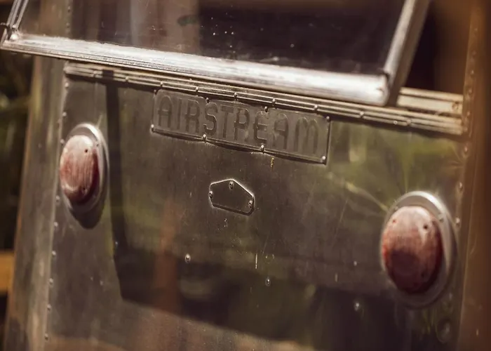 펜션 Dixie Airstream - Retro 1970s American Airstream Close To Windermere *