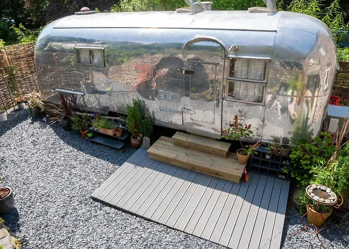 Dixie Airstream - Retro 1970s American Airstream Close To Windermere 펜션 스테이블리