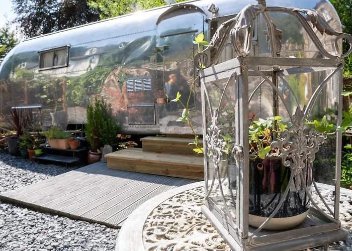 펜션 Dixie Airstream - Retro 1970s American Airstream Close To Windermere *